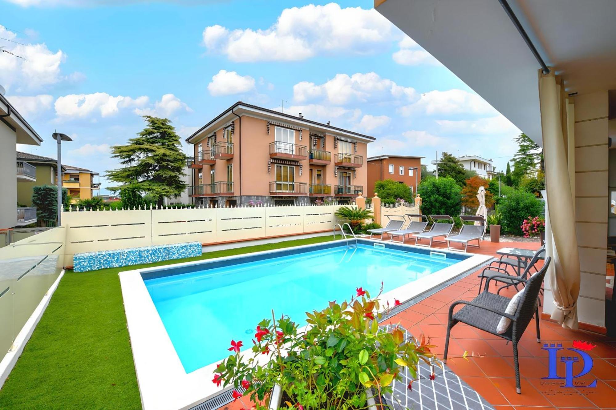 Desenzanoloft Official Partner Marriott Homes & Villas - Garden & Pool Ντεζεντσάνο ντελ Γκάρντα Εξωτερικό φωτογραφία
